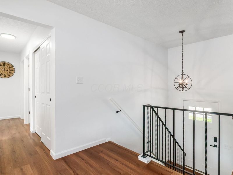 4969 Comstock Drive, Columbus, OH 43232 Photo 7