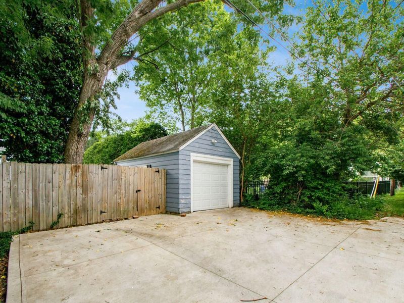 197 W Henderson Road, Columbus, OH 43214 Photo 41