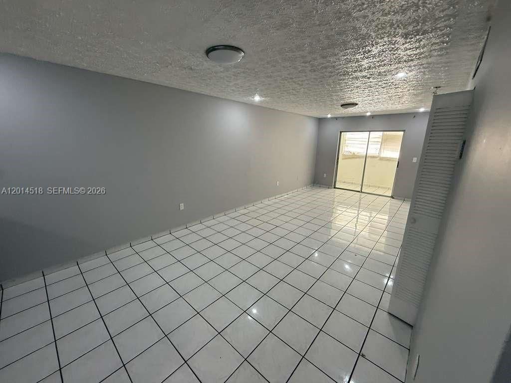 6055 W 19th Ave, Unit 215, Hialeah, FL 33012 Photo