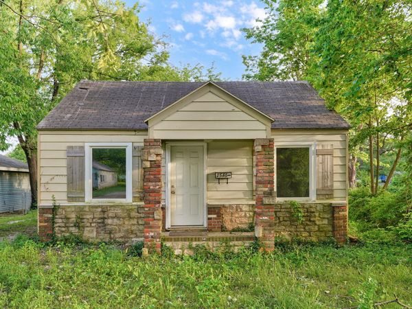 2540 W State Street , Springfield, MO 65802