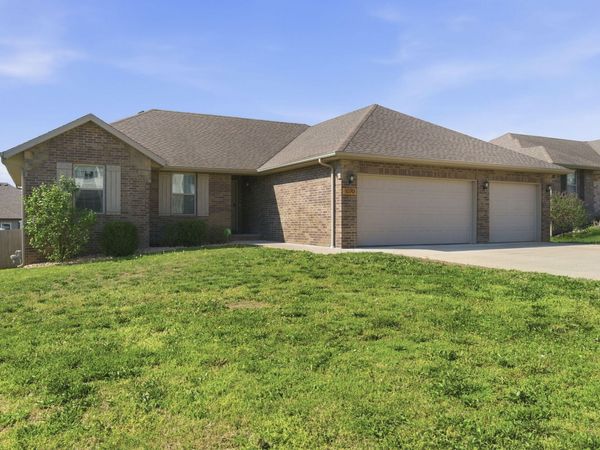 1070 E Lakota Street , Nixa, MO 65714