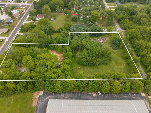 3260 W Nichols Street, Springfield, MO 65803