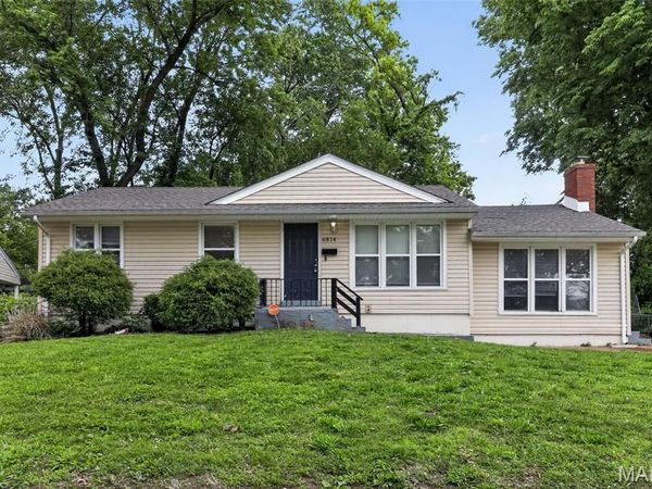 6814 Frostview Lane , St Louis, MO 63134