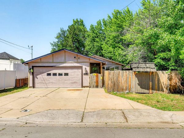 1425 Lawnridge Street, Medford, OR 97504