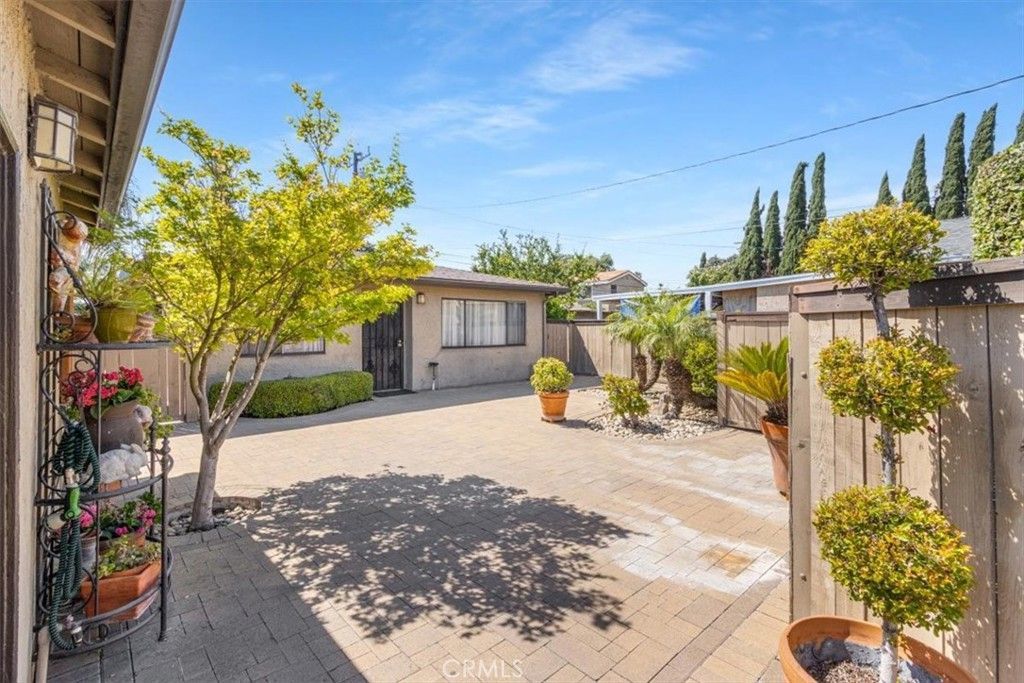 2114 Orange Avenue, Santa Ana, CA 92707 Main Photo