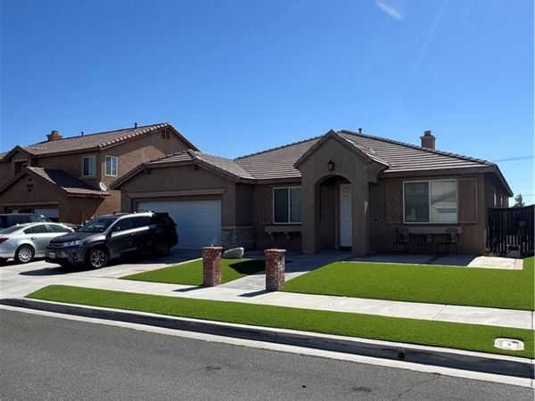 8683 Bridgeport, Hesperia, CA 92344