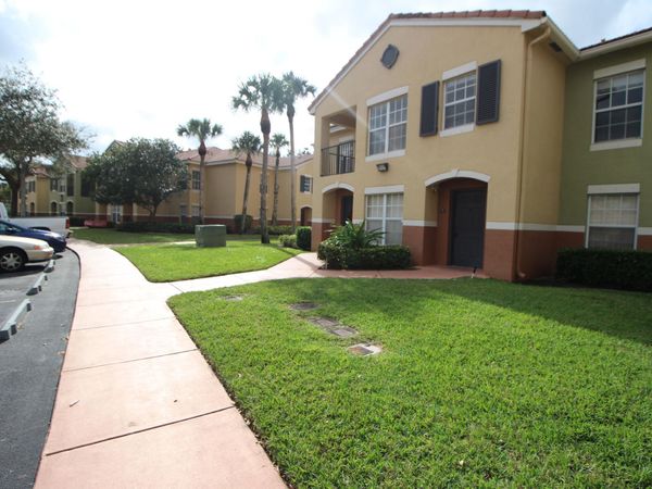10360 S Fox Trail Road, Unit 1602, Royal Palm Beach, FL 33411