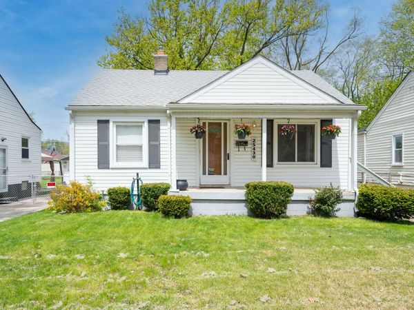 25430 Colgate Street, Dearborn Heights, MI 48125