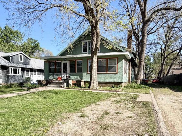 819 W 5TH ST, Storm Lake, IA 50588