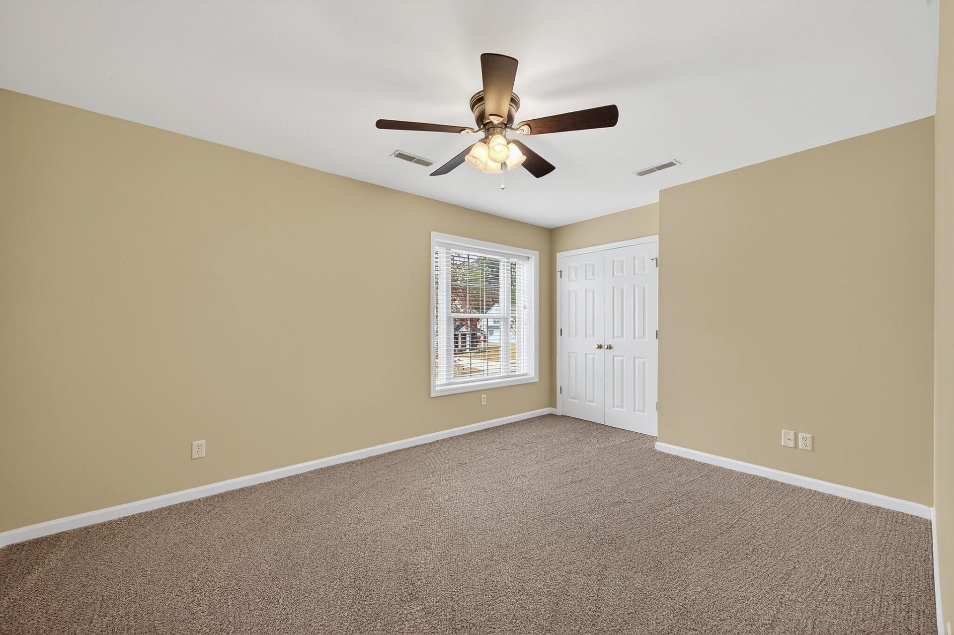 176 Thousand Oaks Circle Photo 19