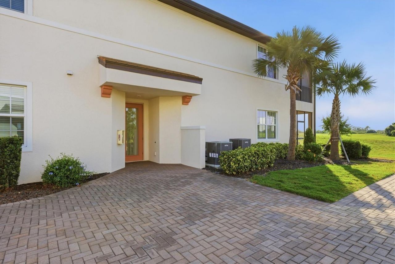 7346 Divot Loop, Unit 12B, Bradenton, FL 34202 Photo