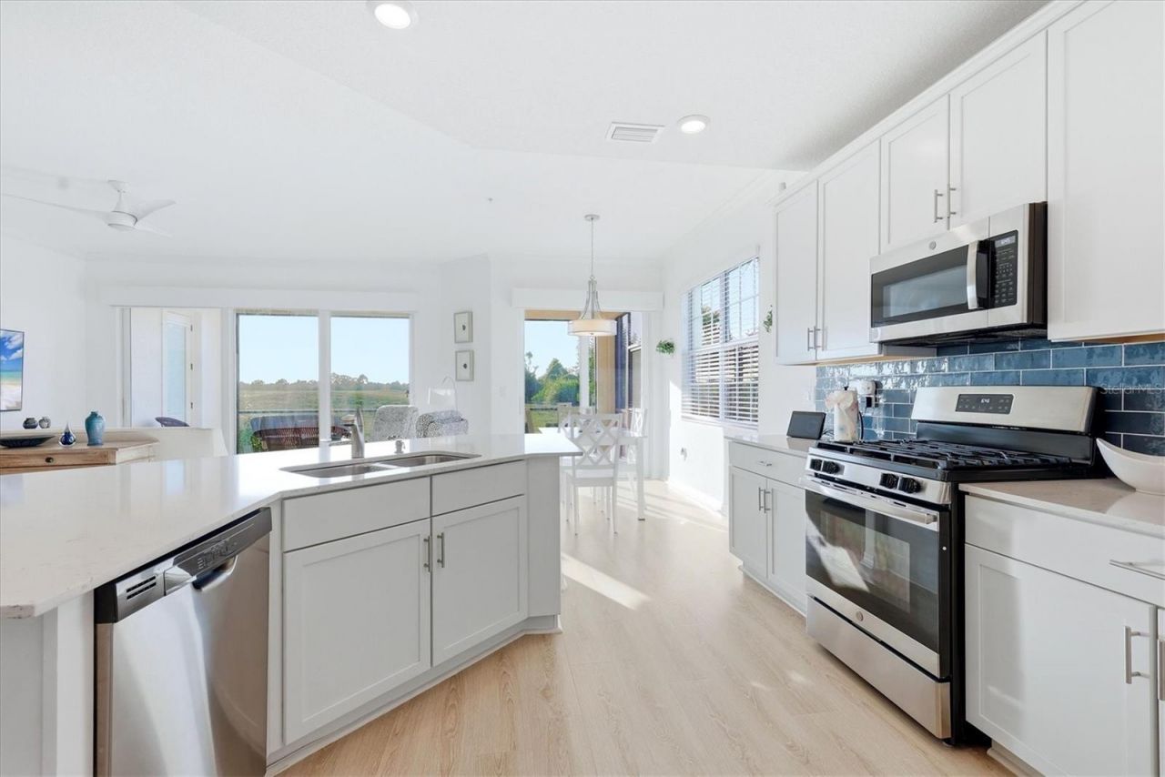 7346 Divot Loop, Unit 12B, Bradenton, FL 34202 Photo