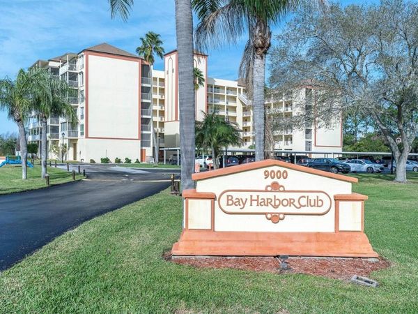 9000 COMMODORE DRIVE , Unit 401, SEMINOLE, FL 33776