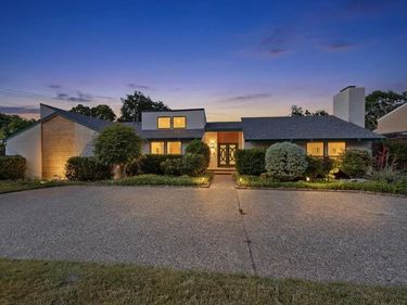 7109 Alpha Road, Dallas, TX 75240