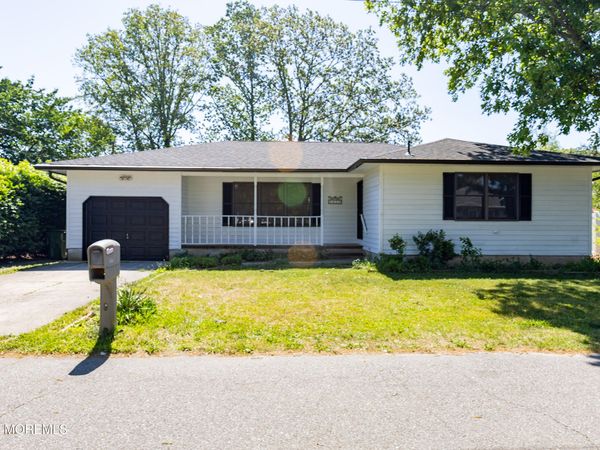 1125 Seaman Avenue, Beachwood, NJ 08722