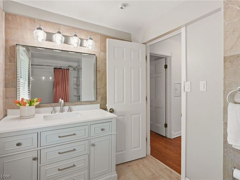 3854 Meadowbrook Boulevard, University Heights, OH 44118 Photo 19