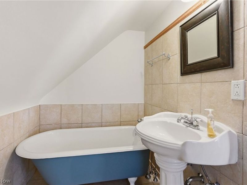 3854 Meadowbrook Boulevard, University Heights, OH 44118 Photo 26