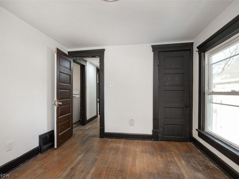 7610 Dearborn Avenue, Cleveland, OH 44102 Photo 8