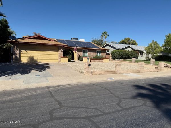3944 W WOOD Drive, Phoenix, AZ 85029