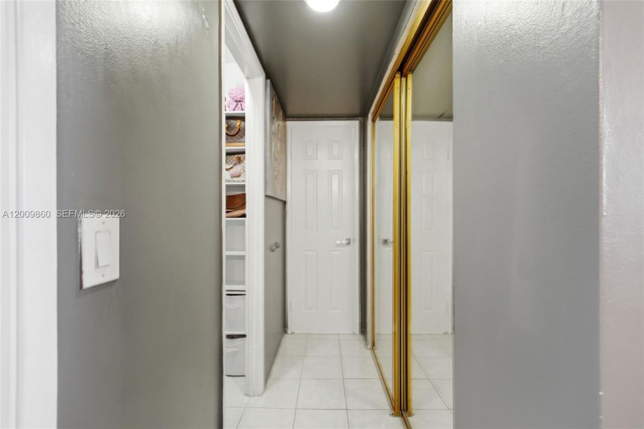1301 NE Miami Gardens Dr , Unit 315W, Miami, FL 33179 Photo