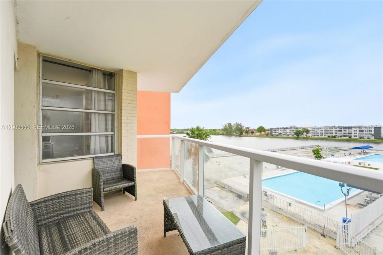 1301 NE Miami Gardens Dr , Unit 315W, Miami, FL 33179 Photo