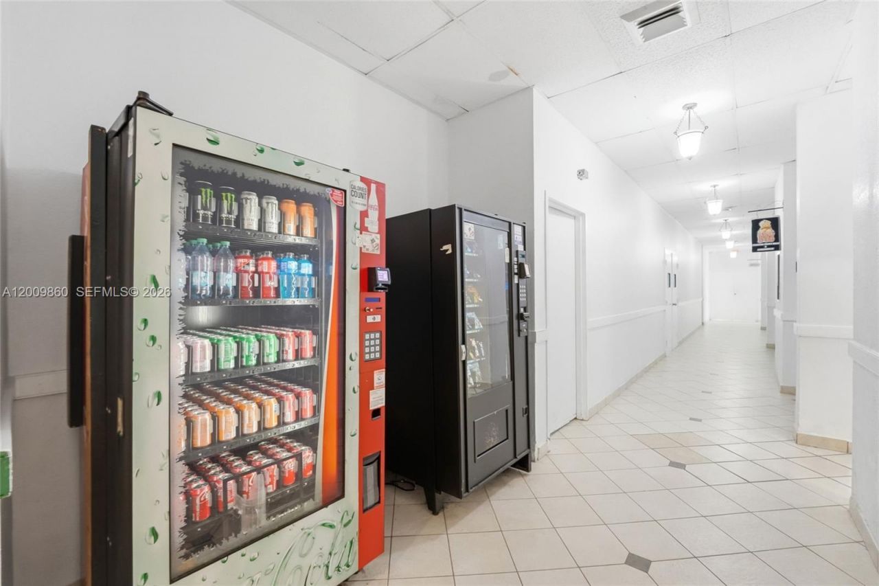 1301 NE Miami Gardens Dr , Unit 315W, Miami, FL 33179 Photo
