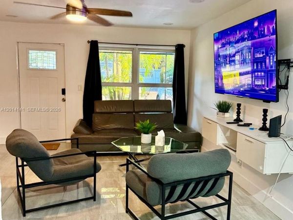 5737 Freedom St , Hollywood, FL 33021
