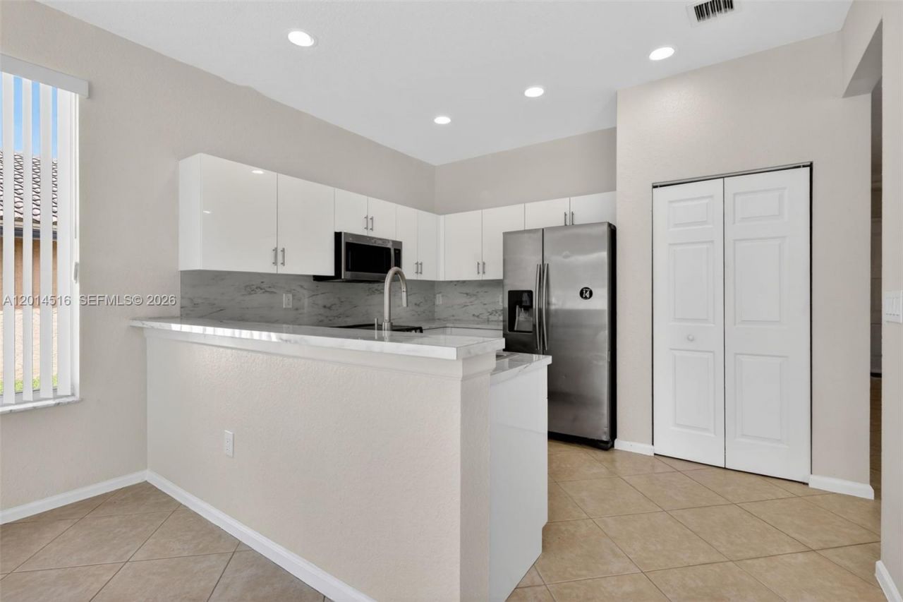 16398 SW 27th St, Miramar, FL 33027 Photo
