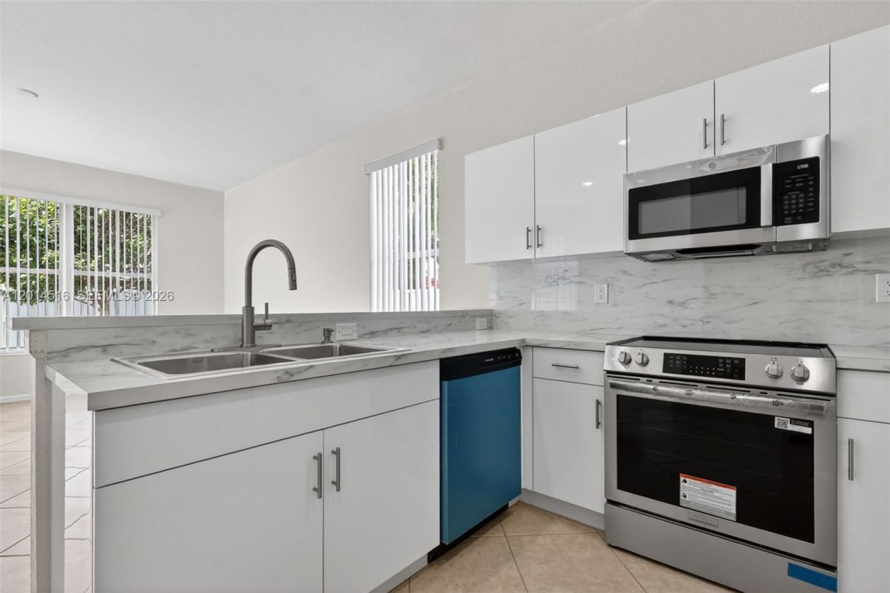 16398 SW 27th St, Miramar, FL 33027 Photo