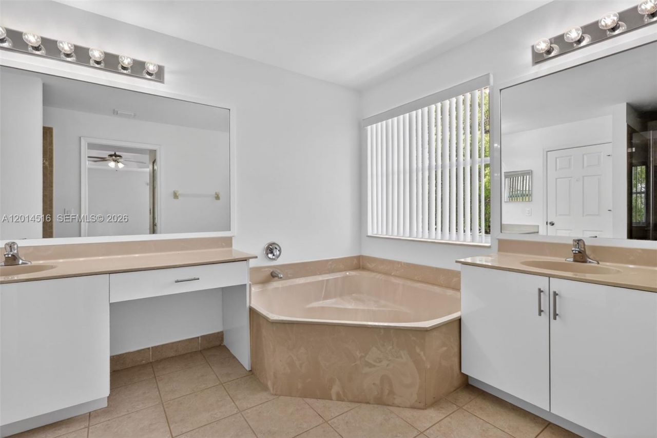 16398 SW 27th St, Miramar, FL 33027 Photo