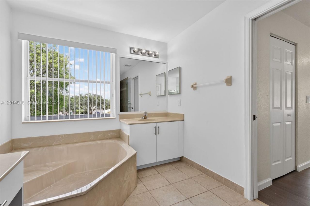 16398 SW 27th St, Miramar, FL 33027 Photo