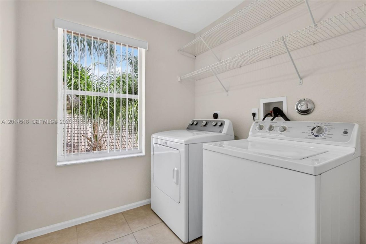 16398 SW 27th St, Miramar, FL 33027 Photo