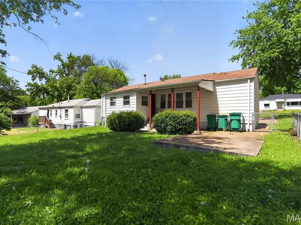 1132 Darr Drive , St Louis, MO 63137
