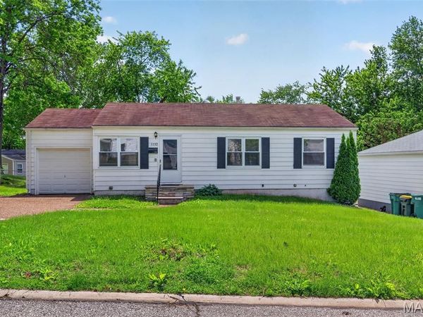 1132 Darr Drive , St Louis, MO 63137