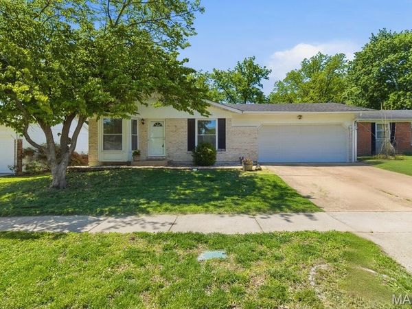 11844 Smoke Valley Court, Maryland Heights, MO 63043