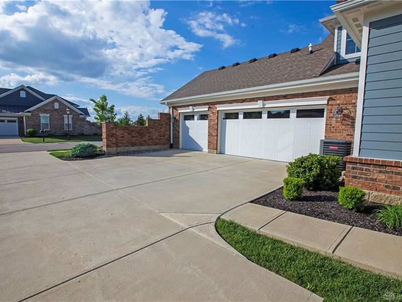 9470 Banyan Court, Centerville, OH 45458 Photo 3