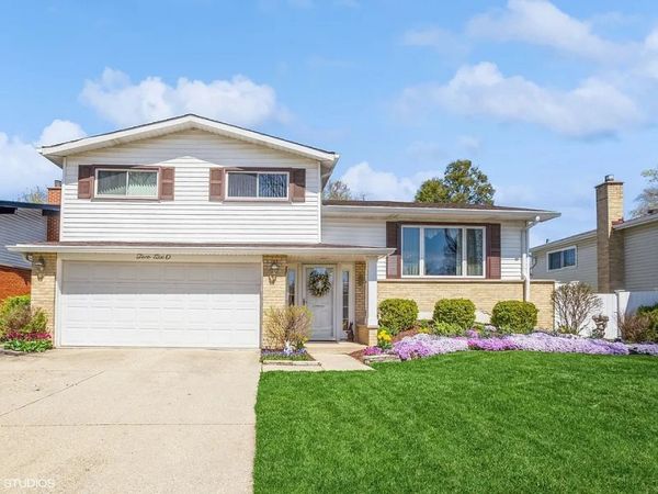 260 Brentwood Drive , Des Plaines, IL 60016