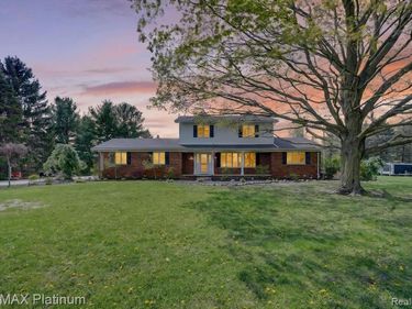 7687 Parshallville Road, Hartland Twp, MI 48430