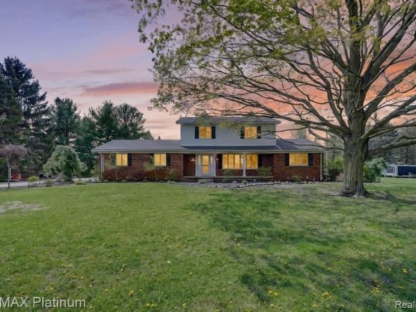 7687 Parshallville Road, Hartland Twp, MI 48430