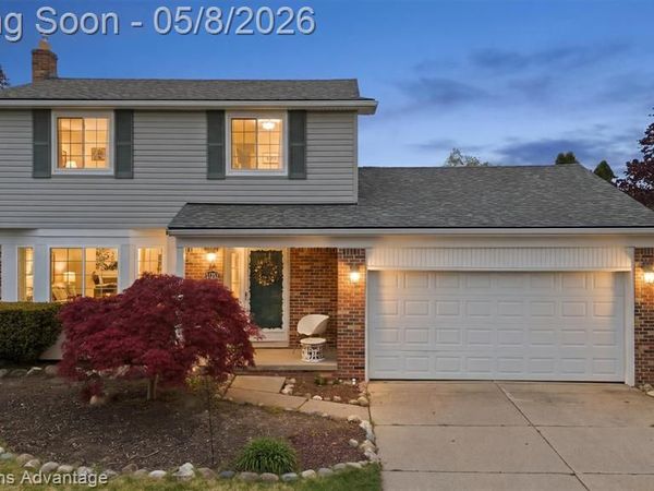41295 Beechwood Street , Clinton Twp, MI 48038