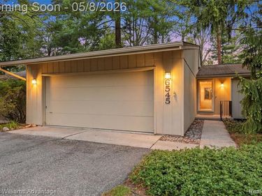 6545 Red Cedar Lane, West Bloomfield Twp, MI 48324