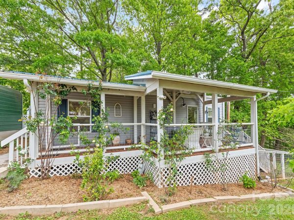 17 King Drive , Leicester, NC 28748