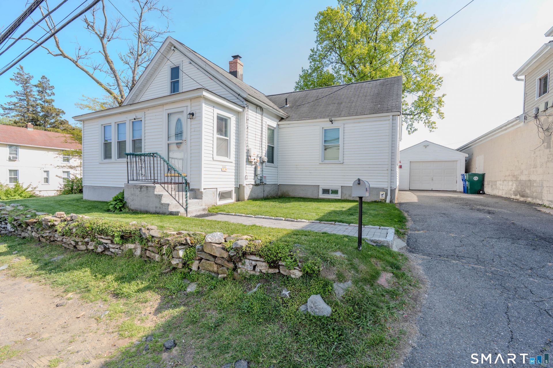 25 Mckinley, Stratford, CT 06615 Main Photo