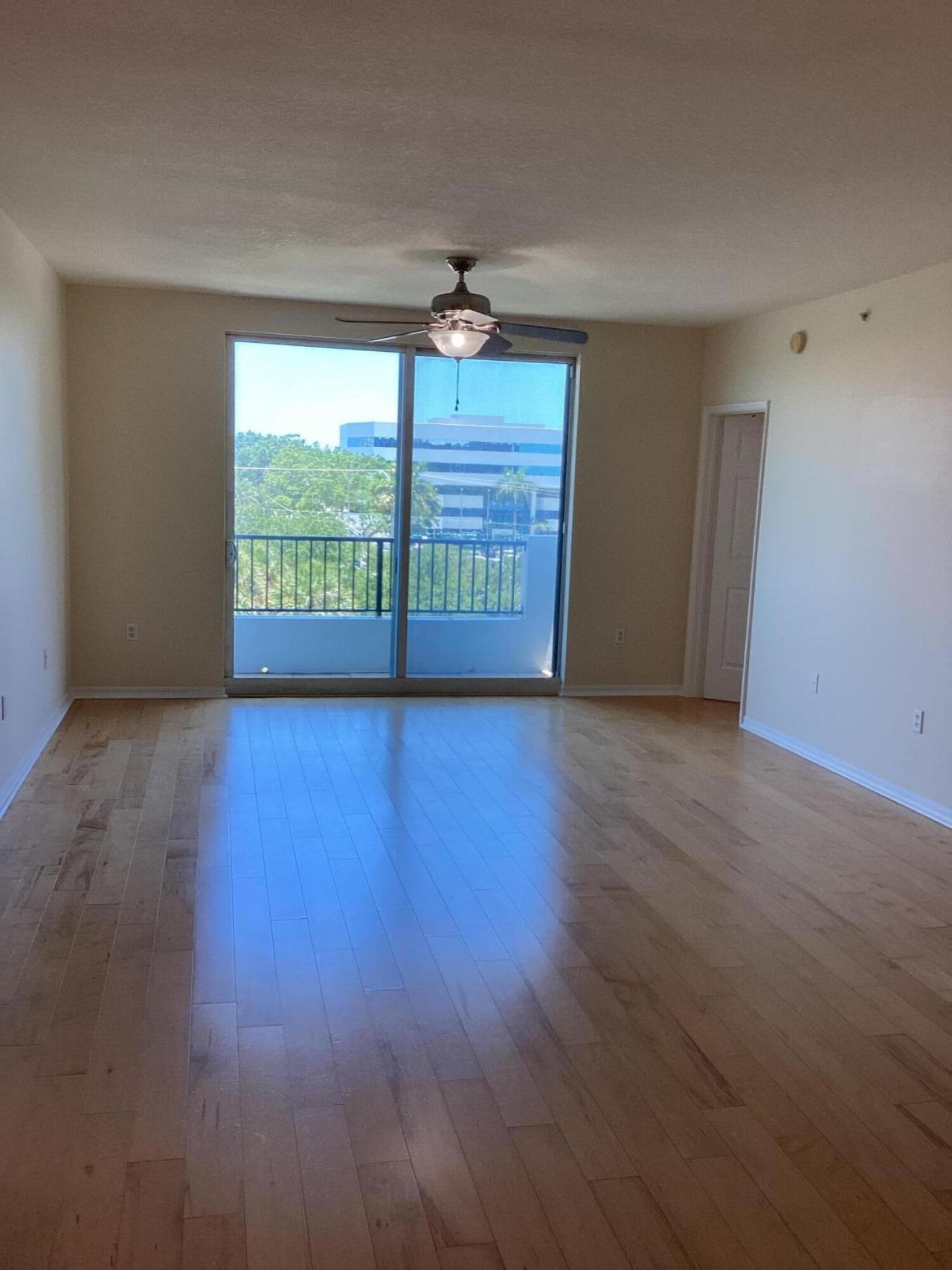 2421 NE 65th Street, Unit 506, Fort Lauderdale, FL 33308 Photo