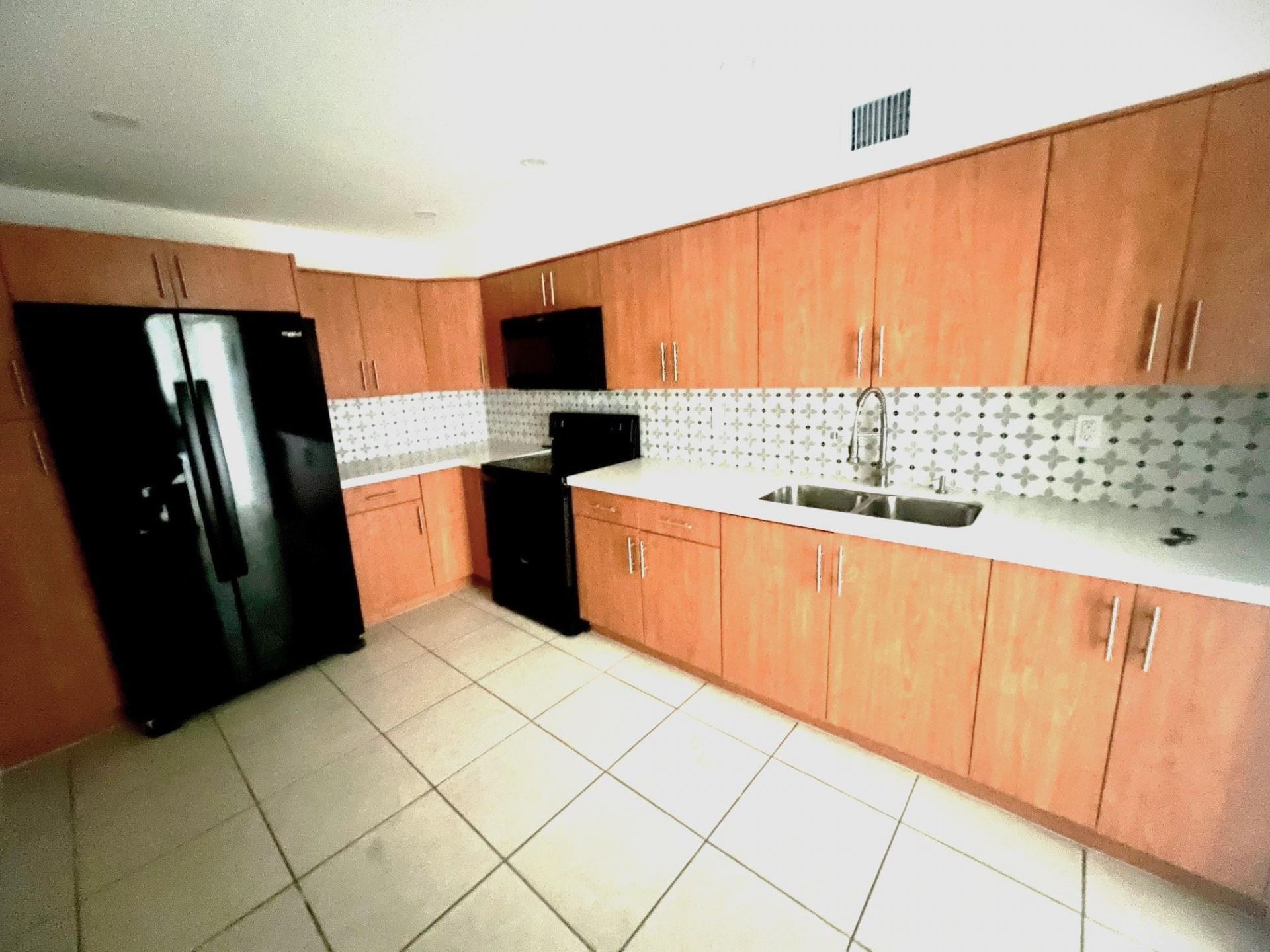 7000 NW 186th Street, Unit 4-325, Hialeah, FL 33015 Photo