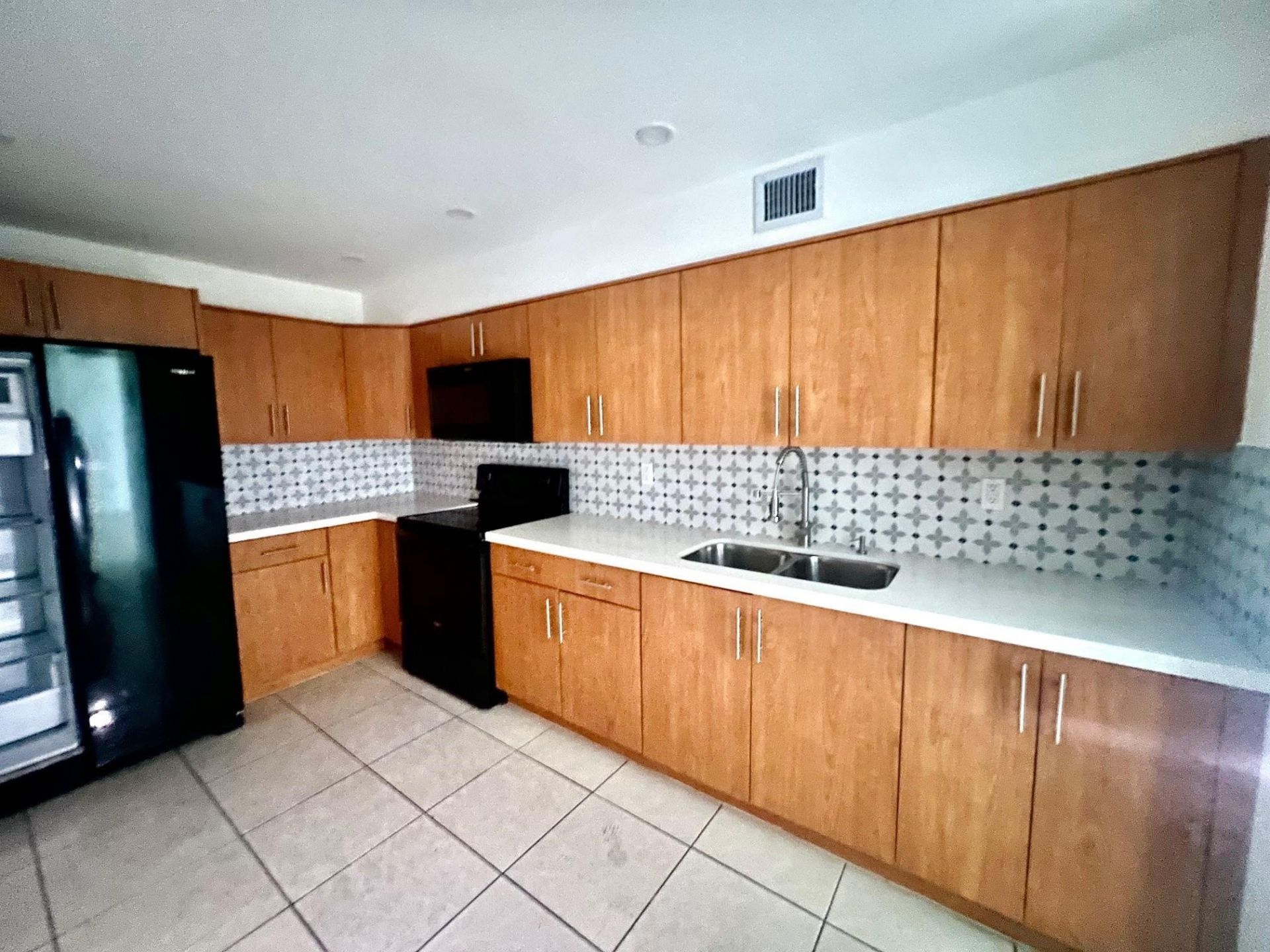 7000 NW 186th Street, Unit 4-325, Hialeah, FL 33015 Photo