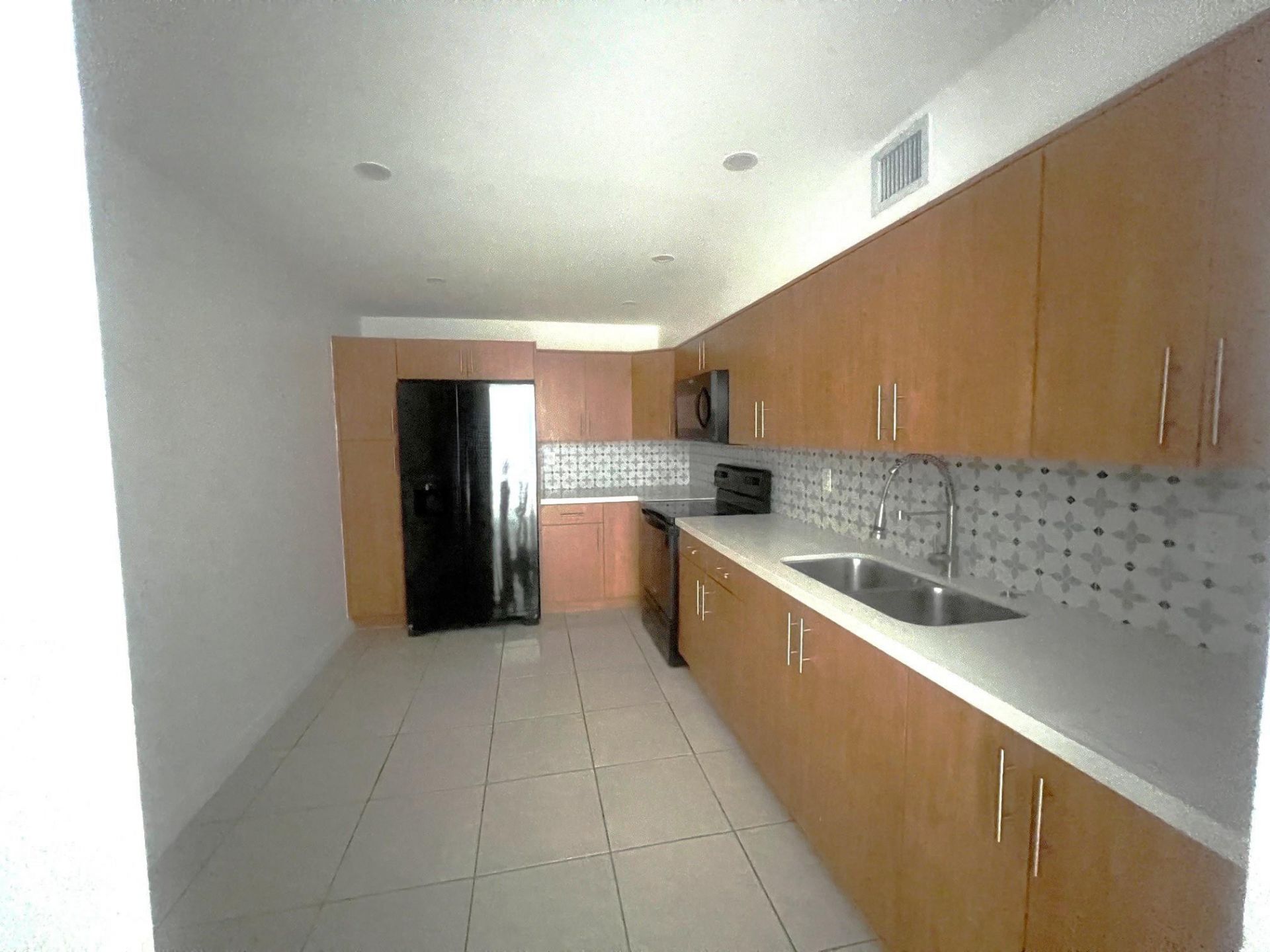7000 NW 186th Street, Unit 4-325, Hialeah, FL 33015 Photo