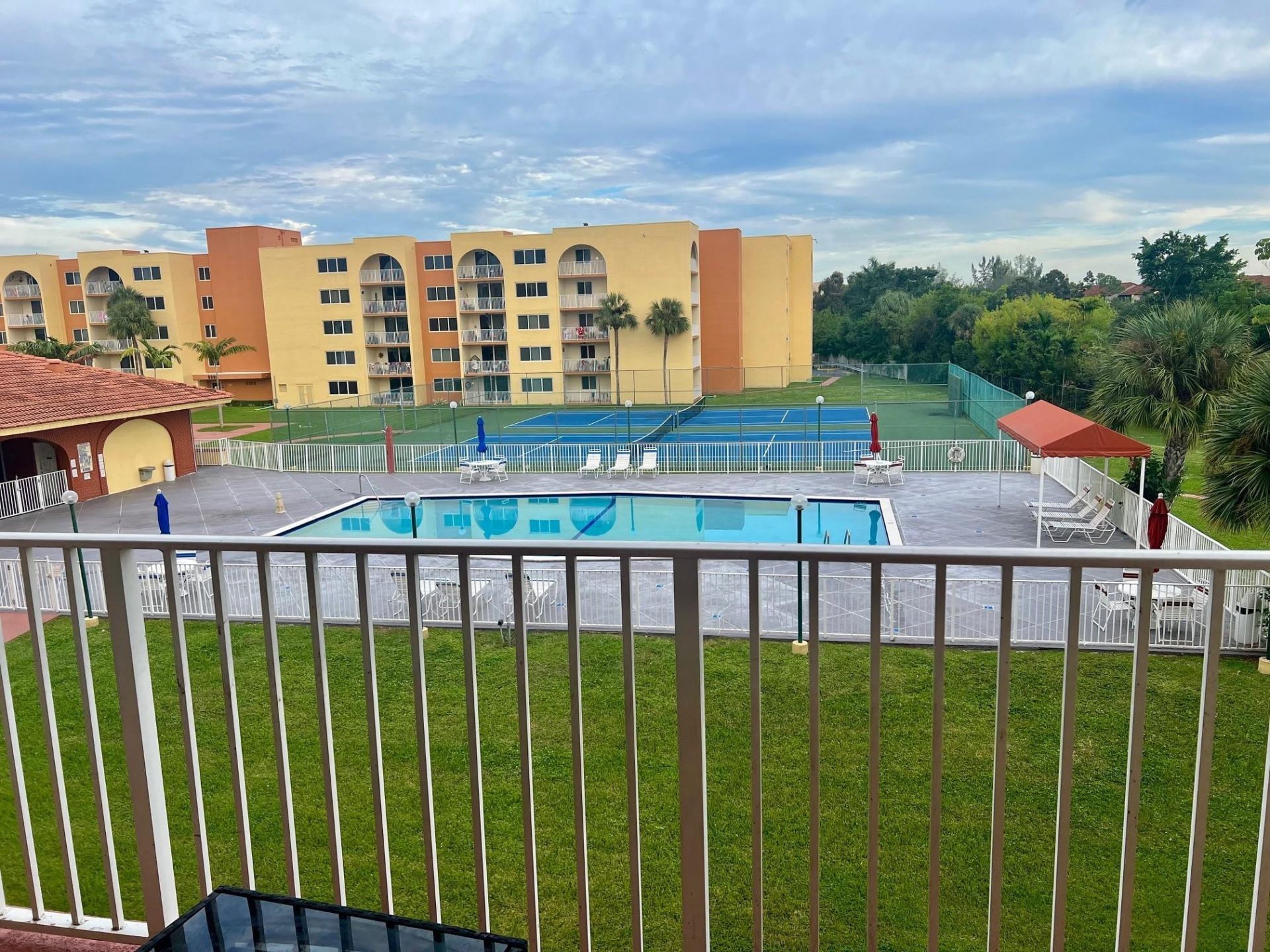 7000 NW 186th Street, Unit 4-325, Hialeah, FL 33015 Photo