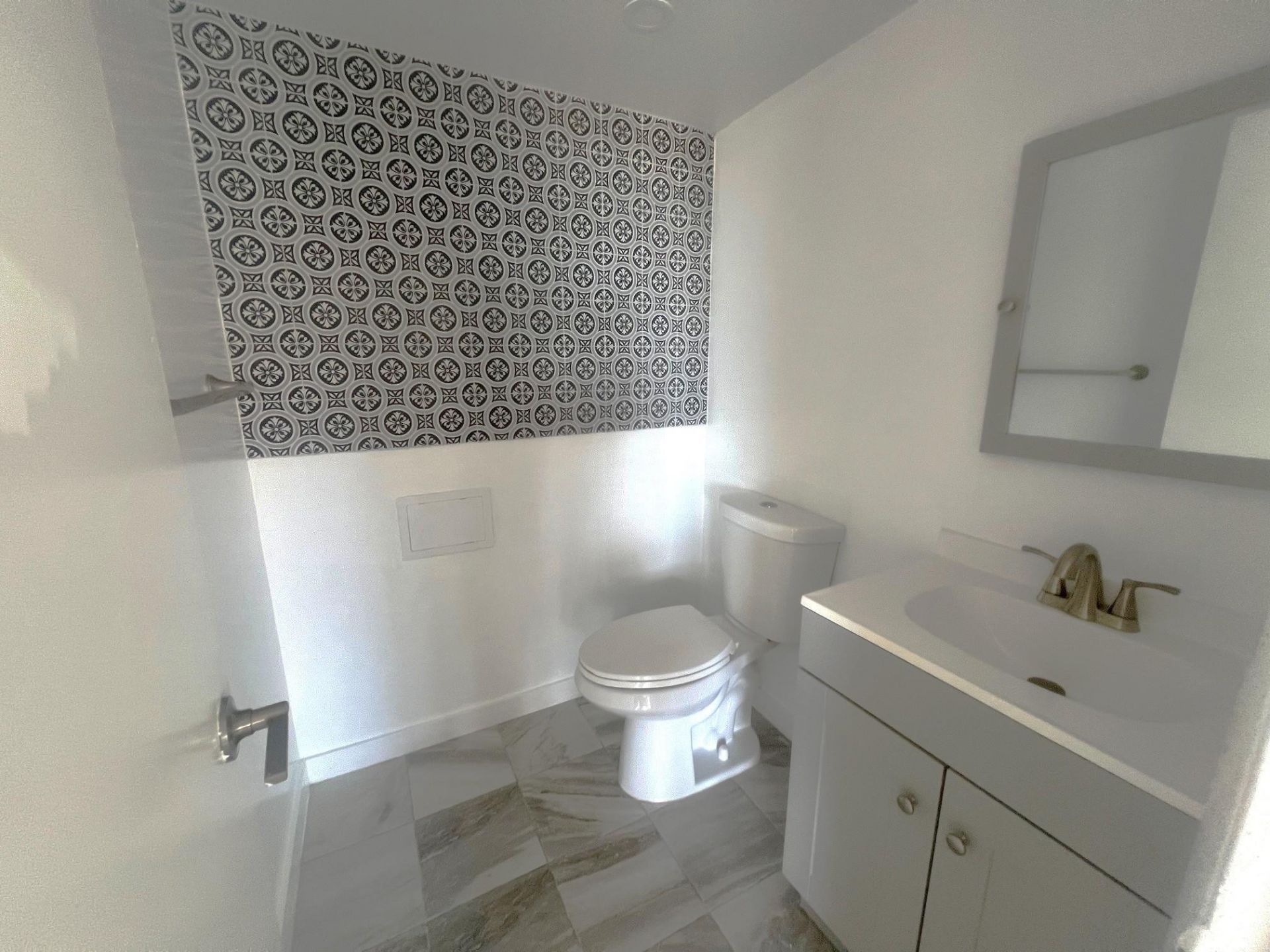 7000 NW 186th Street, Unit 4-325, Hialeah, FL 33015 Photo