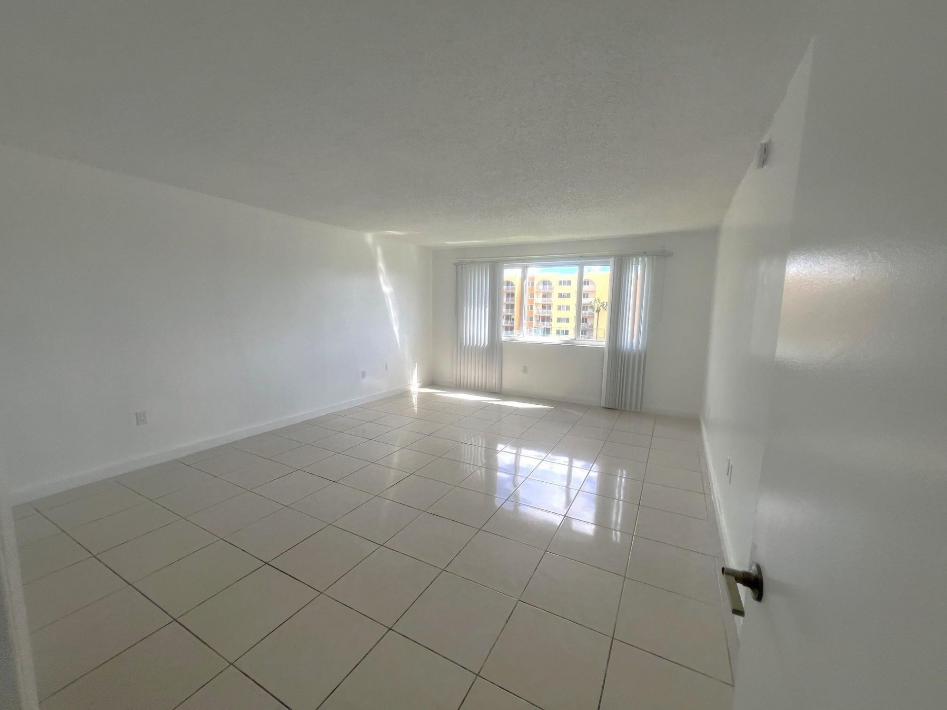 7000 NW 186th Street, Unit 4-325, Hialeah, FL 33015 Photo